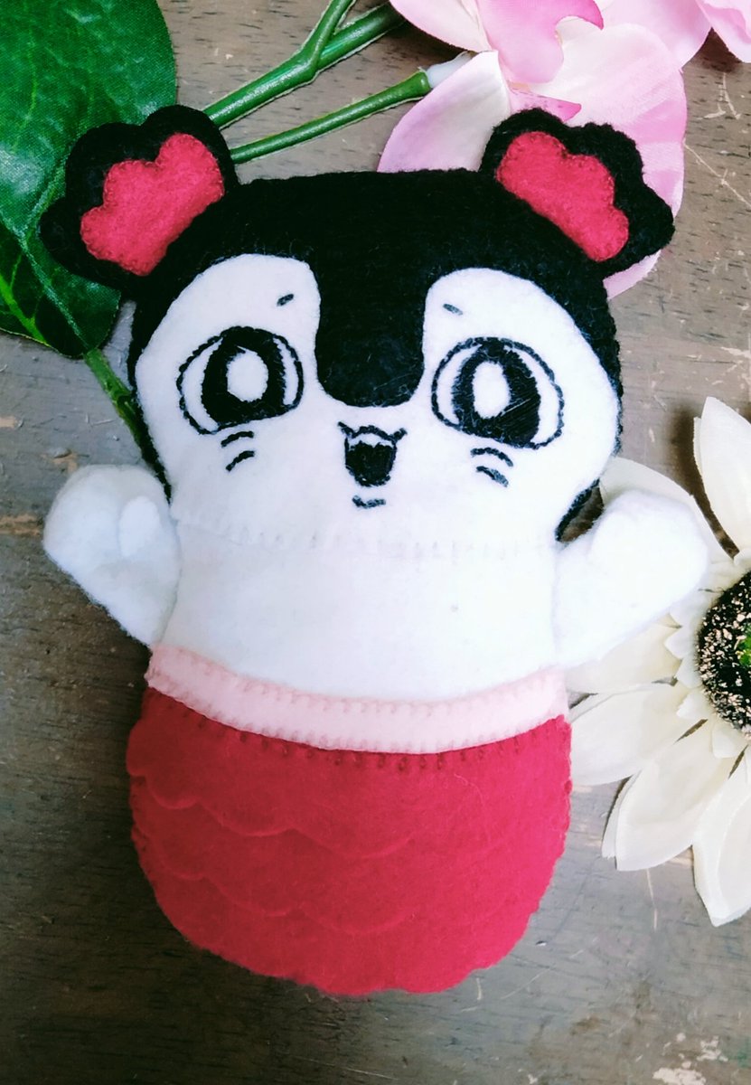 iro_marudora's tweet photo. セイレーン出来たー！！！バッグにした！！🧜‍♀️❤🖤
はーーー作るってムズい！！！ https://t.co/Q1L64RDXzf