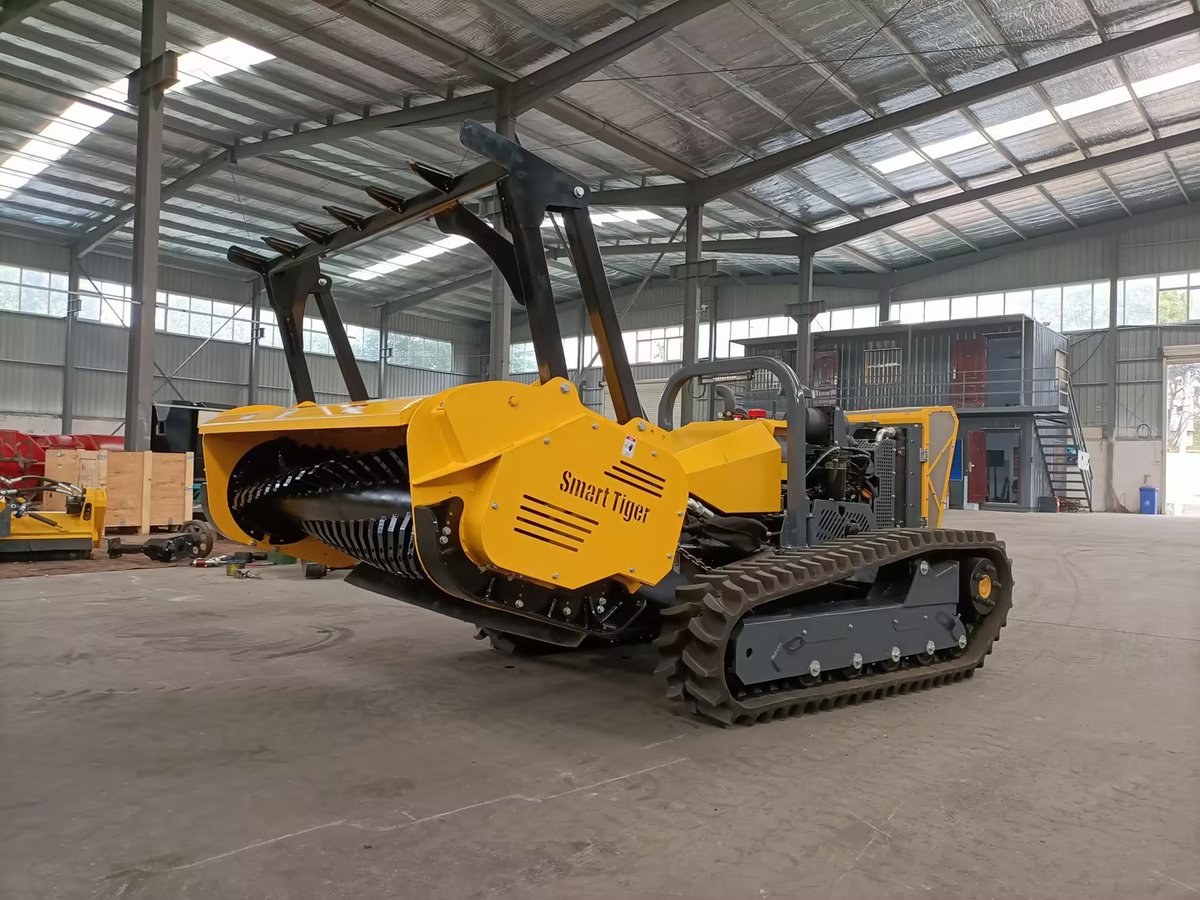 lin223226's tweet photo. One operator. One machine. More work completed.

This remote-controlled mulcher can handle grass, bushes and wood up to 120mm diameter, making land maintenance faster and safer.

#MulchingMachine #ForestryEquipment #RemoteMower #VegetationManagement #LandMaintenance https://t.co/Xho0mRW8Or