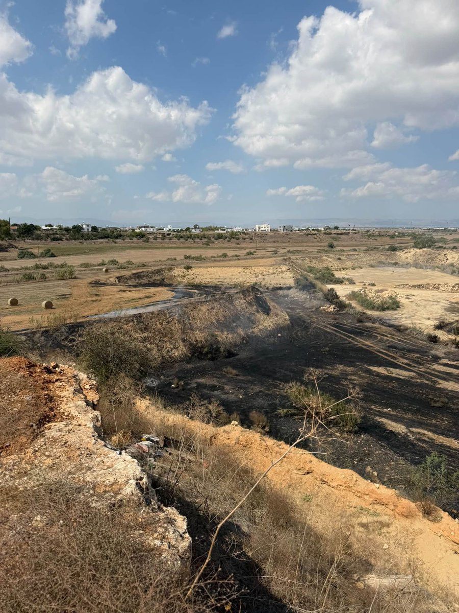 bfcyprus's tweet photo. Defence Fire and Rescue successfully responded to a fire near Aseridou Village with the support of the ROC fire engine and assistance from a local farmer. Well done to all involved 🙌🔥

#BritishBases #Cyprus #DFR #DefenceFireRescue https://t.co/873q3HiZcX