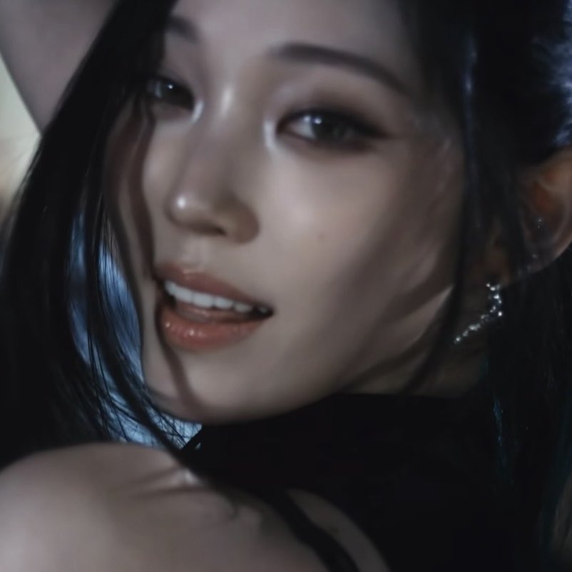 20west__'s tweet photo. ㅈㄴ느껴진다 으른여자의맛…. https://t.co/paNrn89o1s