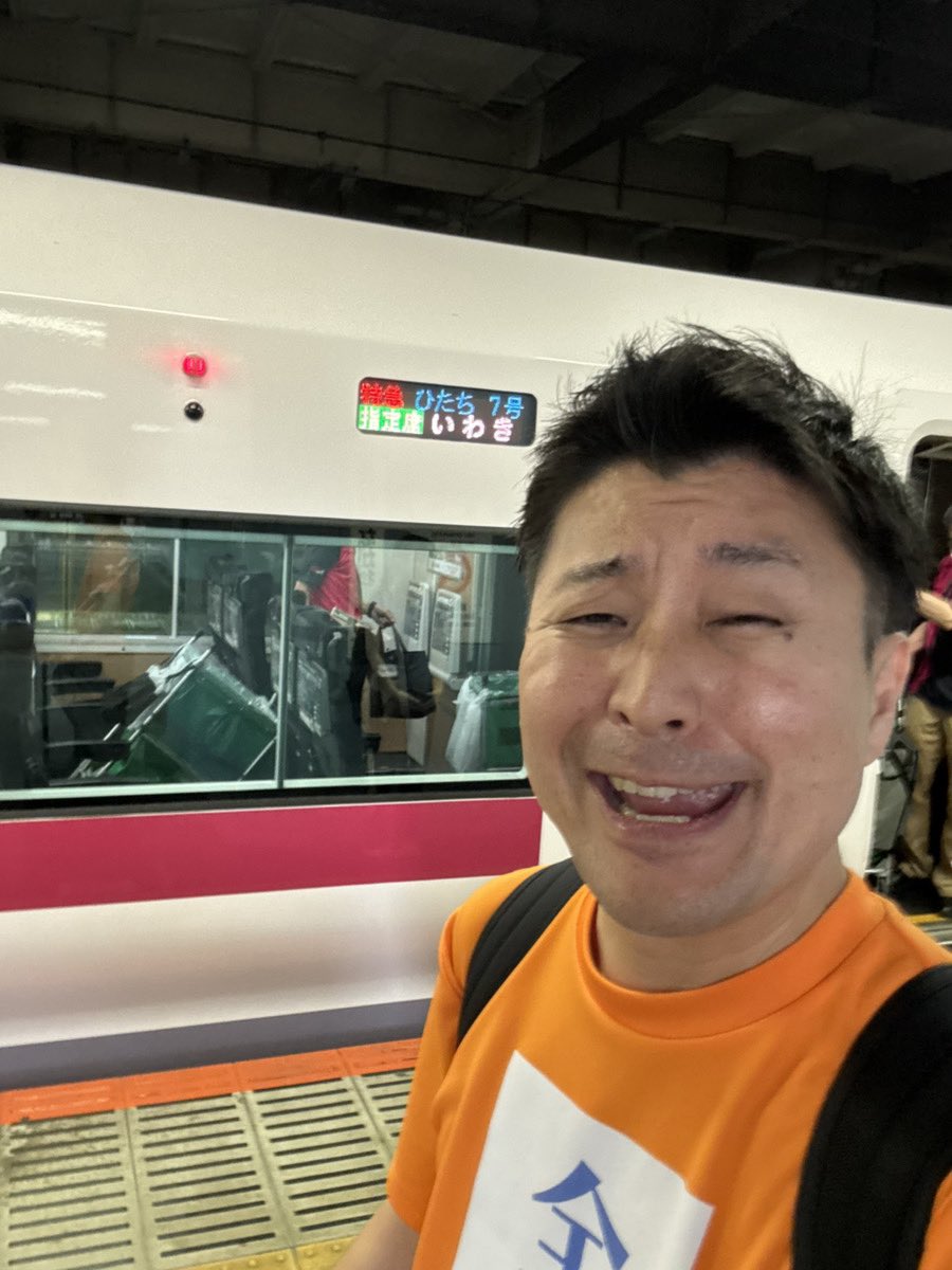 moneybook_ec's tweet photo. 今週もあっという間の1週間でした🍂

転職を考えるとき、
仕事内容や条件はもちろんですが、
「どんな人たちと働くんだろう？」
「実際の職場ってどんな雰囲気？」
というところも気になりますよね。

このアカウントでは、求人情報だけではなく、アーリークロスで働く人や日々の仕事についても少しずつお届けしていきます🙌

来週もよろしくお願いします〜🥳

#アーリークロス #採用 #中途採用 #転職