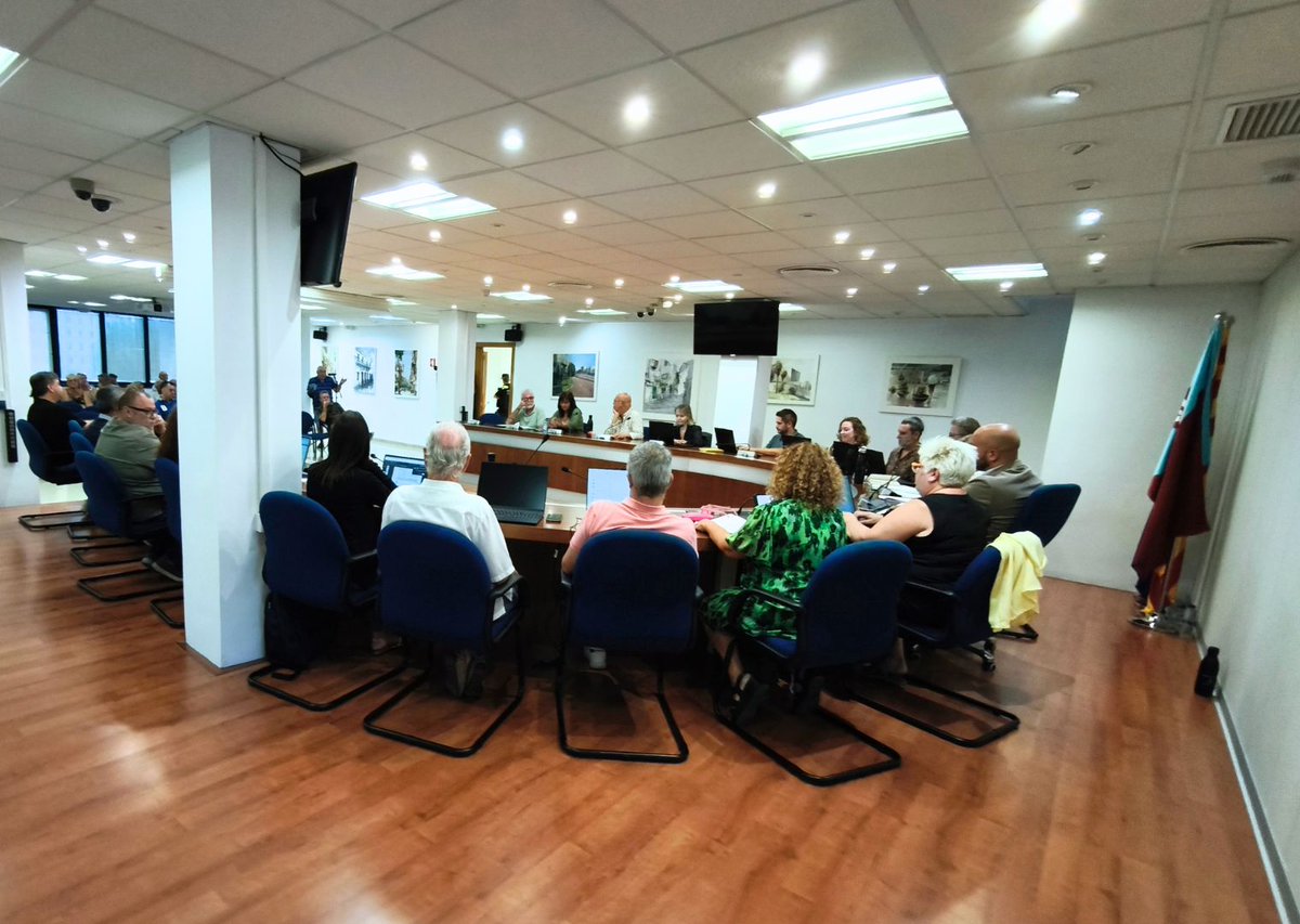 radiosantandreu's tweet photo. REPORTATGE | El Ple municipal de Sant Andreu de la Barca aprova per majoria el pla d’ajust econòmic pel cas Atrium amb l’abstenció del PSC 
https://t.co/x7LBOQAwxu https://t.co/C7wT2s2PZ3