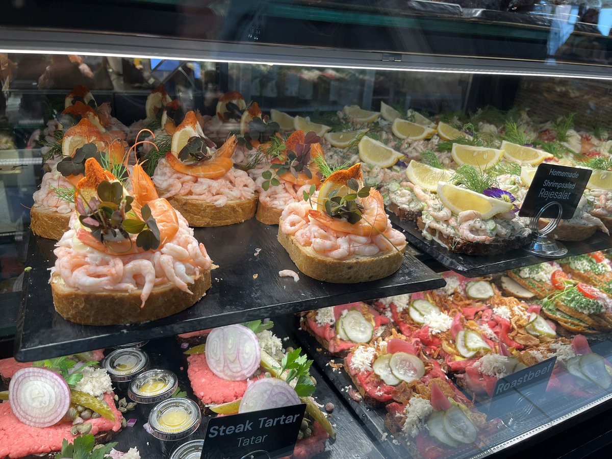 NaoS__'s tweet photo. smørrebrød！🇩🇰 https://t.co/uippj4wlvD