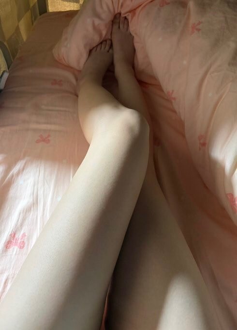geitsu565's tweet photo. 不带套不内射是不是就不会怀孕啊？ https://t.co/4NvFhapxBM