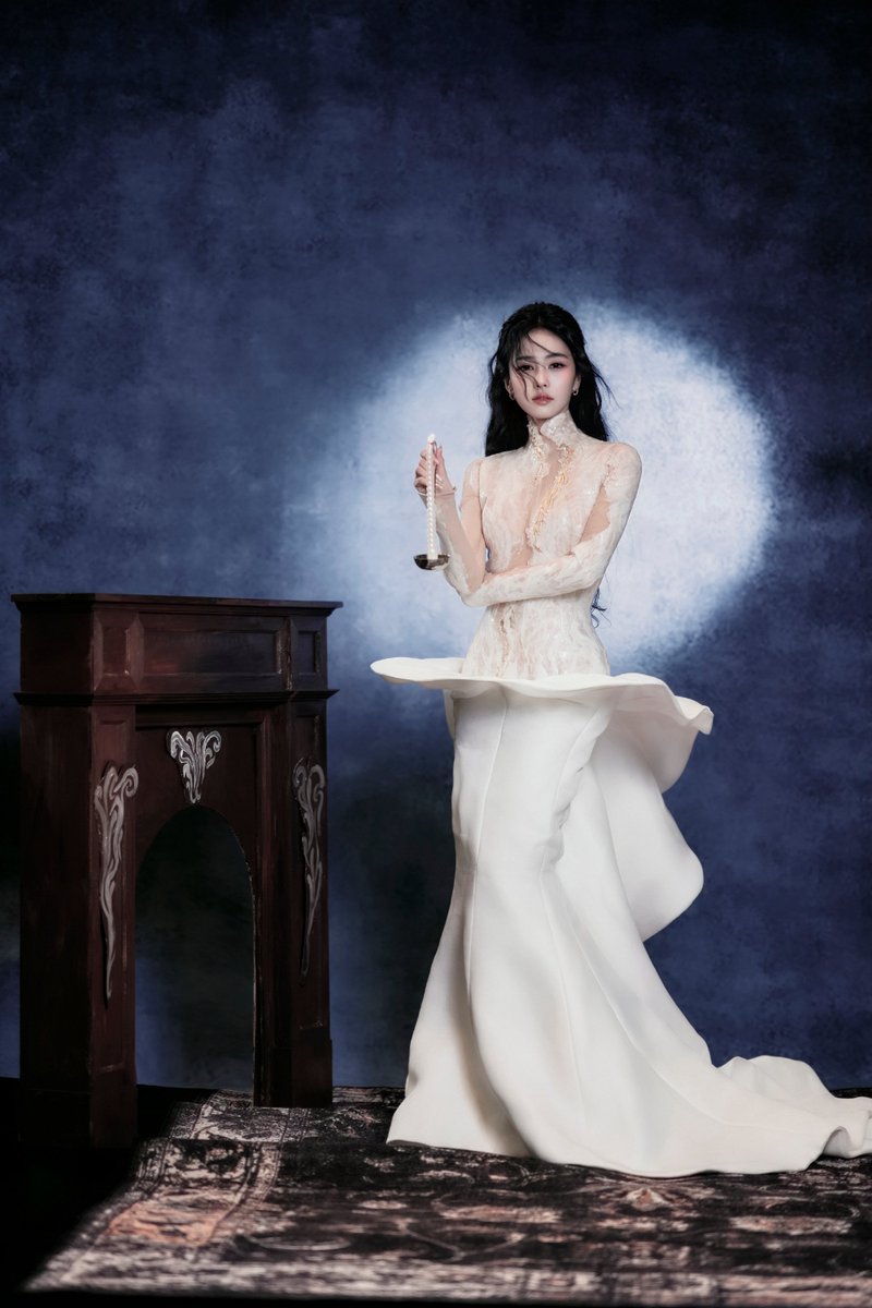 bailuniverse's tweet photo. 📸 一 (1/5) | bailu’s first look for #BAZAARGALA2026… OH SHE CAME TO SERVE. GAGGED!!! SHE LOOKS INSANELY GOOD

#BaiLuxBAZAARGALA2026 https://t.co/eqyLQrdW7H