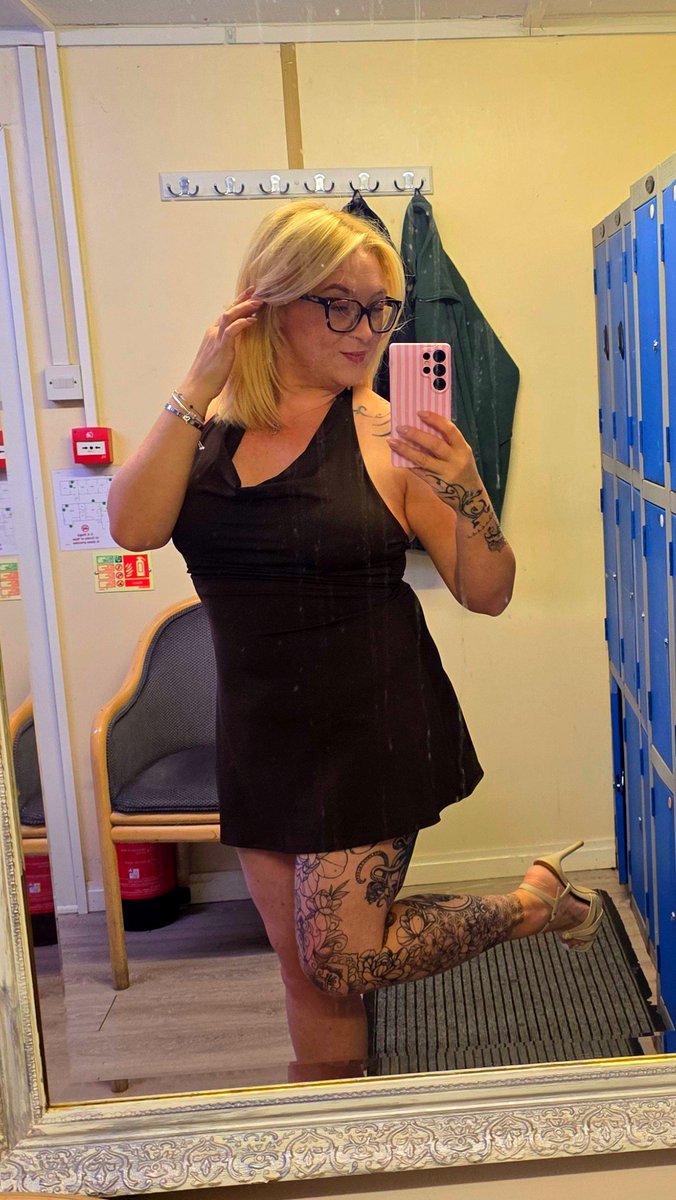 SweetKey69's tweet photo. Happy Friday everyone, whats everyone got planned for the weekend?
This photo is from last friday when I went out. What do we think to it.
Love your #Curvy #Milf #HotWife #Swinger #UKSwinger #PiercedClit #Tattoos https://t.co/KtmL5mCNUN