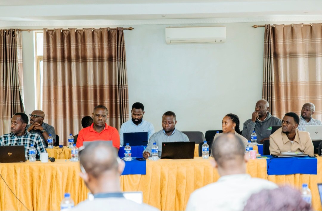 EnviroRwanda's tweet photo. Day 2 of the @MeteoRwanda –@WMO workshop: Yesterday journalists learned the full forecasting chain - observe, transmit, analyse, warn, act - and one hard truth: a forecast isn't communication until it's translated into language people can act on.
#ClimateAction #MeteoRwanda #WMO https://t.co/s1r92wTENp