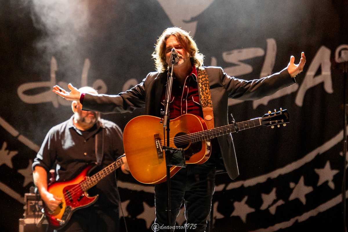 quique_gonzalez's tweet photo. El concierto del pasado viernes en el @dalecandela de Getxo por David Navarro. ¡Gracias! https://t.co/omwfuFZ9rq