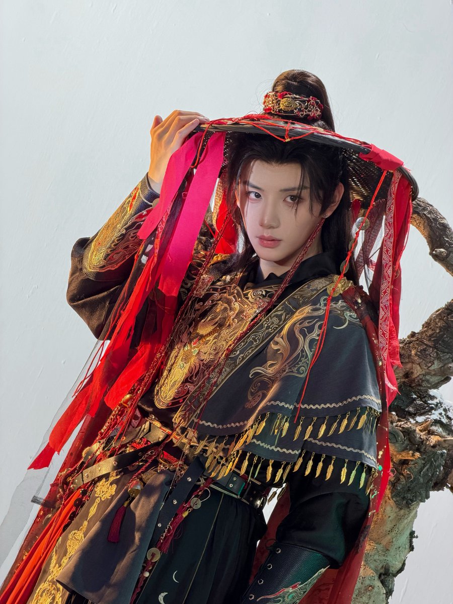 Wanda_artholic's tweet photo. A new chapter begins, as young hearts reach for the horizon. With passion, we set out for mountains and seas; with our original aspirations, we embrace the future. At this fresh starting point, let us journey together toward an even brighter tomorrow. #麦骏昇[超话]#

#찡 #소디엑 https://t.co/WqEcwSoAxw