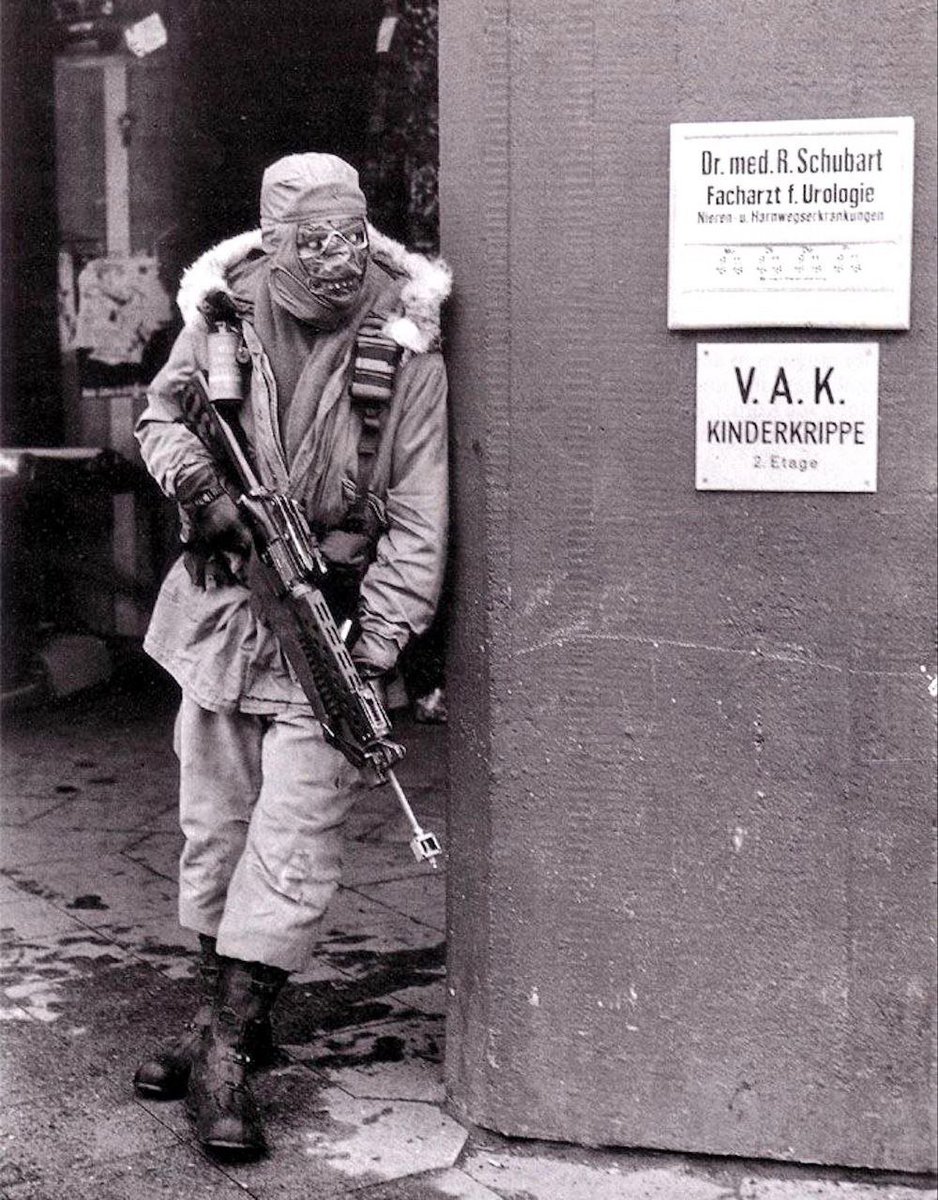 AlexAftermarket's tweet photo. An American soldier during urban training exercises with an M16A1 rifle fitted with an M203  grenade launcher. West Berlin, 1980s. https://t.co/6pW6Q8i4ts