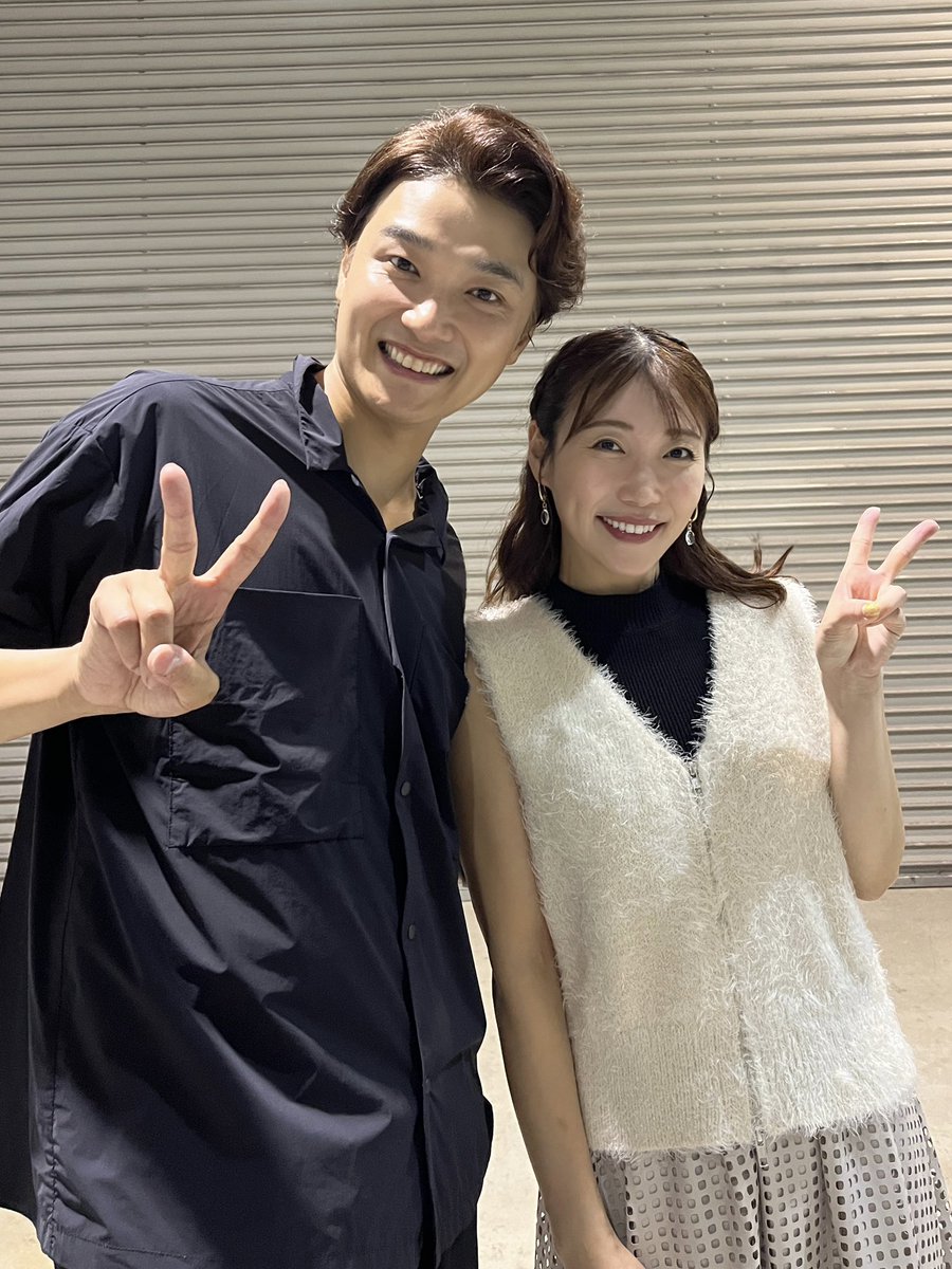 IkuyoAoyama's tweet photo. #帝コン

思い出写真🫧

大千穐楽後に井上芳雄さんと📸

初演から参加している『ナイツ・テイル-騎士物語-』に続き、
まさか、堂本光一さん・井上芳雄さんの我らがダブル座長と、
アリーナライブのわずか1年後に新たな演目でご一緒できるとは夢にも思っていませんでした⚔️👑

大千穐楽ではダブルアンコールでナイツ・テイルより「宿敵はまたとない友」が！

#帝コン の旅のラストナンバー。
想いの深い大好きな一曲で締めくくることができて幸せでした🎤