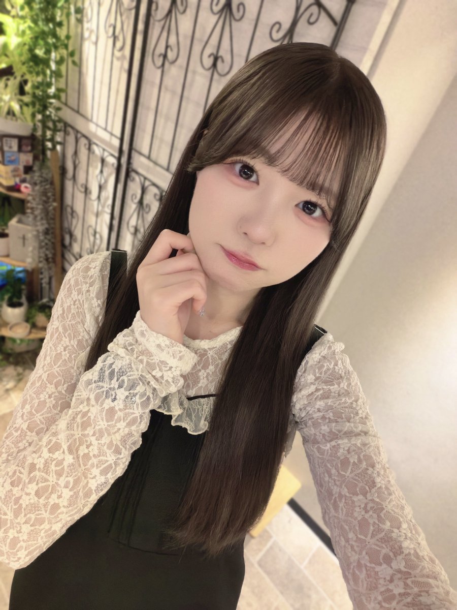 Hikari_Veil's tweet photo. 私服でおきゅいんしてます ܸᐢ. ̫.ᐢ ܸ
今日もお話ししましょうっ🤍ྀི

いゔちゃんキラキラでかわいいよ~！！
#秋葉原 #コンカフェ #シスター https://t.co/SYPx34LriE