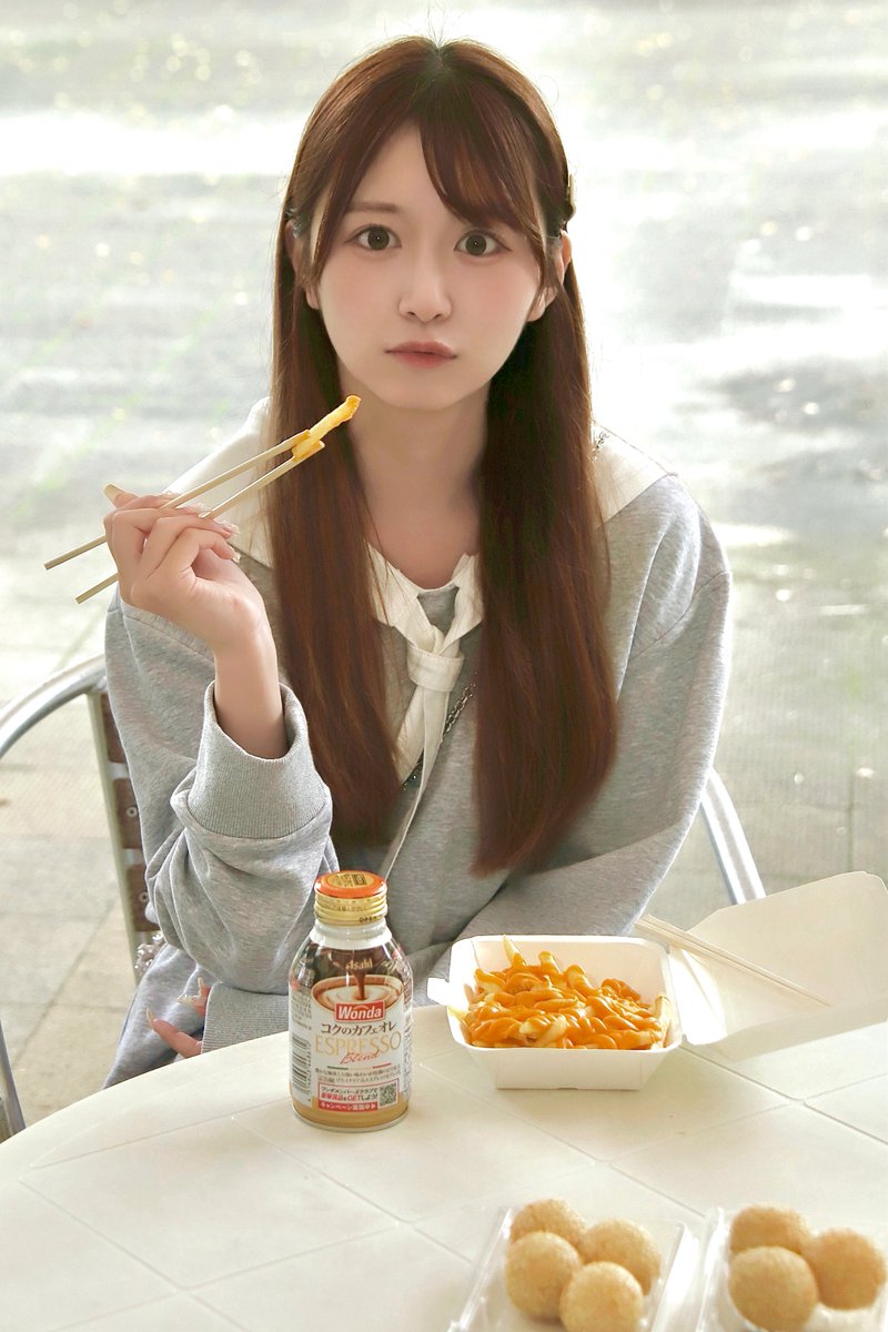 kakamoon09's tweet photo. 奏怜花 さん
@_reika_hata
　お月見🎑スタンバってます😋🌷

#奏怜花     #毎日れかちゃ
#フォトウォーク https://t.co/VP1skrusiy