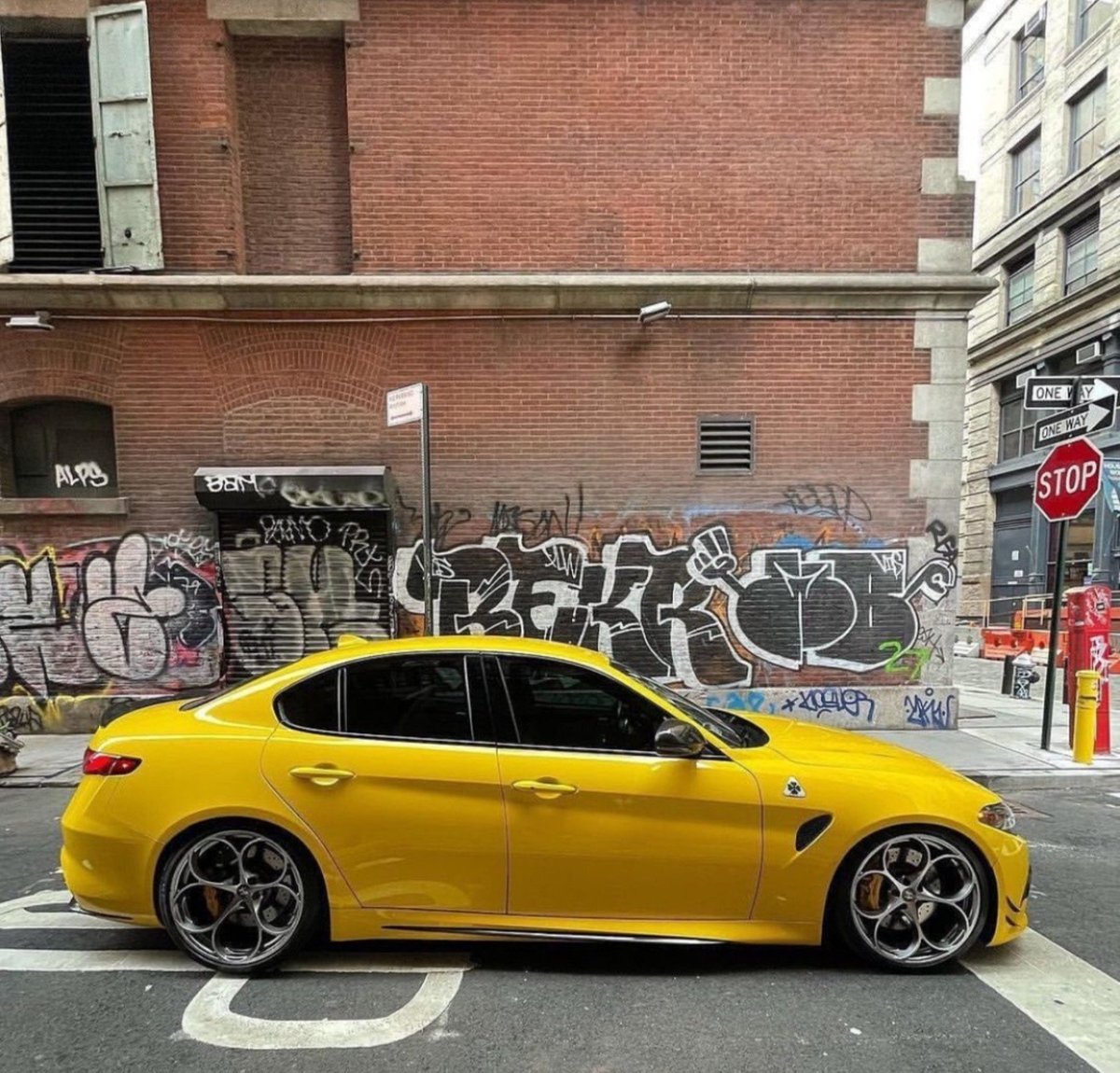 WorldWideCarsTM's tweet photo. Alfa Romeo Giulia ⚠️ https://t.co/DTwHKqF0b3