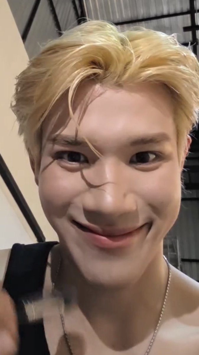 geminifots's tweet photo. sobrang ganda talaga ni FOURTH TANGINA LIKE?!? he’s always been pretty pero te grabe ba ang glow lately?? buntit yarn? https://t.co/CWw7gBKDsw
