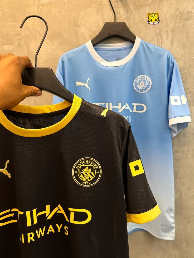 FreJerzys's tweet photo. MANCHESTER CITY KITS AVAILABLE 
15K EACH

2 FOR 27K
3 FOR 40K

AVAILABLE IN ALL SIZES: M - 3XL
LOCATION: LAGOS
https://t.co/MnaBbwyNyF https://t.co/aSSzjL2PR4