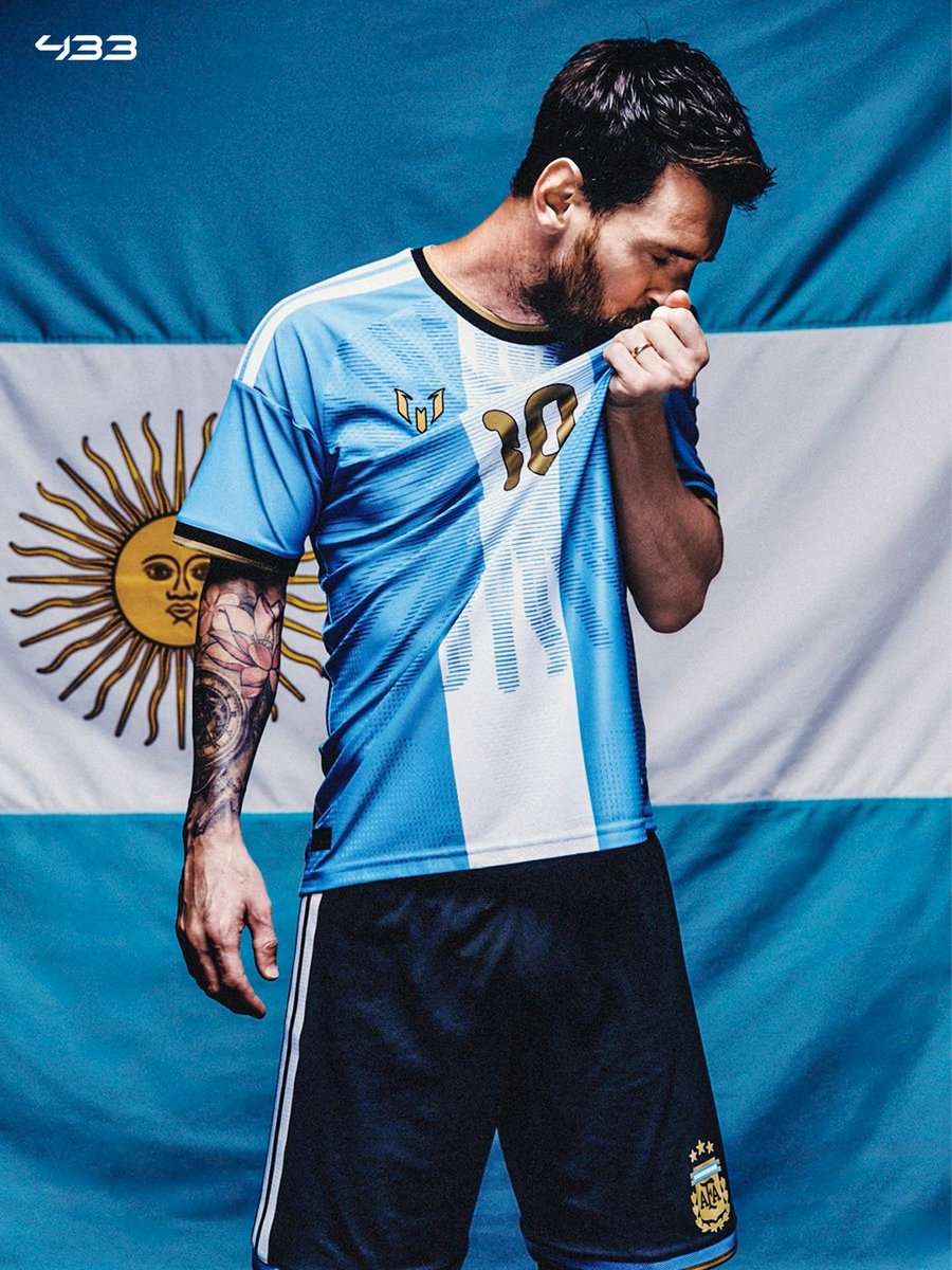 433's tweet photo. 🚨 𝐎𝐅𝐅𝐈𝐂𝐈𝐀𝐋: A detailed look at Lionel Messi’s special shirt for his farewell game 🇦🇷🥹

Messi will play his final Argentina game against Benin at the Monumental on October 6 ✨

Tickets for the historic night reportedly sold out in just 𝗙𝗢𝗨𝗥 𝗠𝗜𝗡𝗨𝗧𝗘𝗦 🤯🎟️

After the final whistle, Messi is also expected to address the fans if emotions allow him to speak 🎙️💔

📸 @adidas