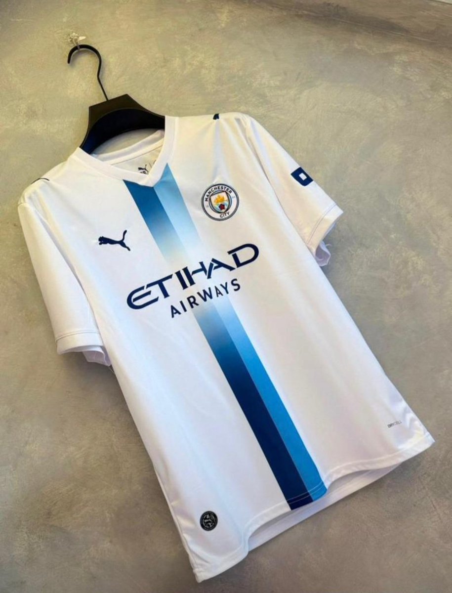 FreJerzys's tweet photo. MANCHESTER CITY KITS AVAILABLE 
15K EACH

2 FOR 27K
3 FOR 40K

AVAILABLE IN ALL SIZES: M - 3XL
LOCATION: LAGOS
https://t.co/MnaBbwyNyF https://t.co/aSSzjL2PR4