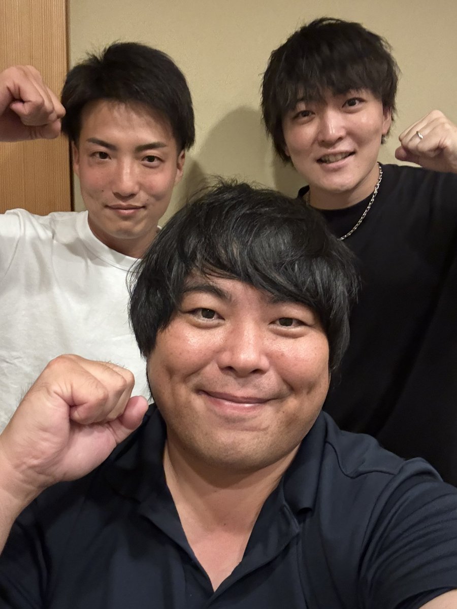 hezuruy's tweet photo. 【ご報告】
日本の未来は明るい。
彼らはSNSで政治発信をする若者だ。
若者が政治に興味を持つにはどうすればいいのか？真剣に話し合いました。
今の日本を変えるには若い力が必要です。
普段選挙に行かない人にも投票にいってもらえるよう発信していく。
皆さんも共に声を上げていきましょう。 https://t.co/SVa00b0vsq