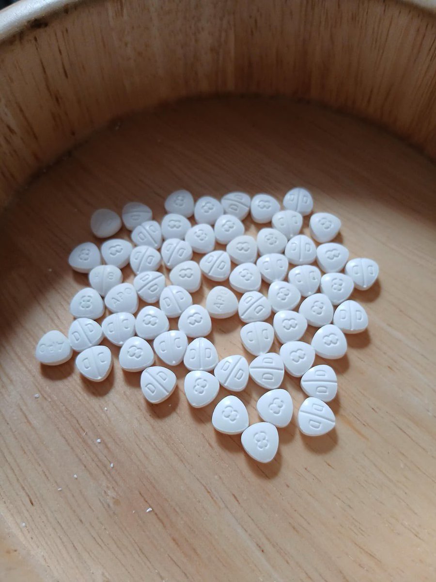 thadeudocouto's tweet photo. Dilaudid or oxycodone?

Oxy to start the day an dilaudid to finish it! https://t.co/6Mn29ZawgN