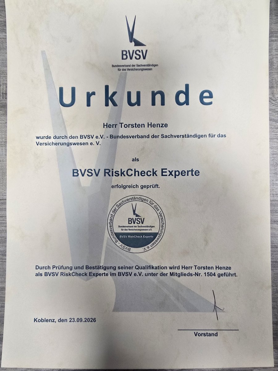 TorstenHenze's tweet photo. Nun mache ich Risiko Checks  nach StaRuG. https://t.co/ZnpWiNmNri