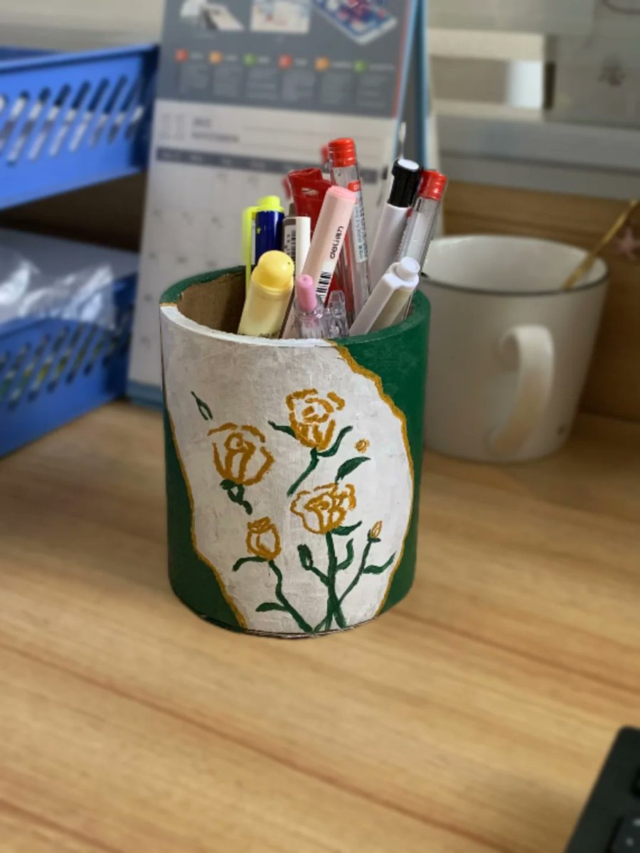 KathiMaynoqn's tweet photo. Old can becomes a stylish pencil holder! Un upcycle super fácil para tu escritorio https://t.co/iZwlR5ZvVO