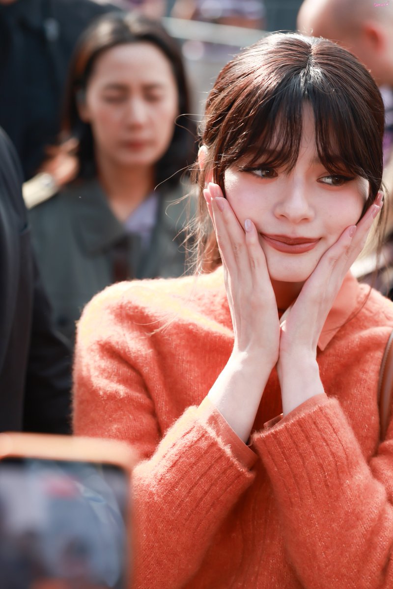 SomxY_12530's tweet photo. พระอาทิตย์ยิ้มแฉ่ง

REBECCA AT TODS MFW26
#BeckyxTodsSS27
#beckysangels 
#BeckyArmstrong https://t.co/MBYJMge6ua