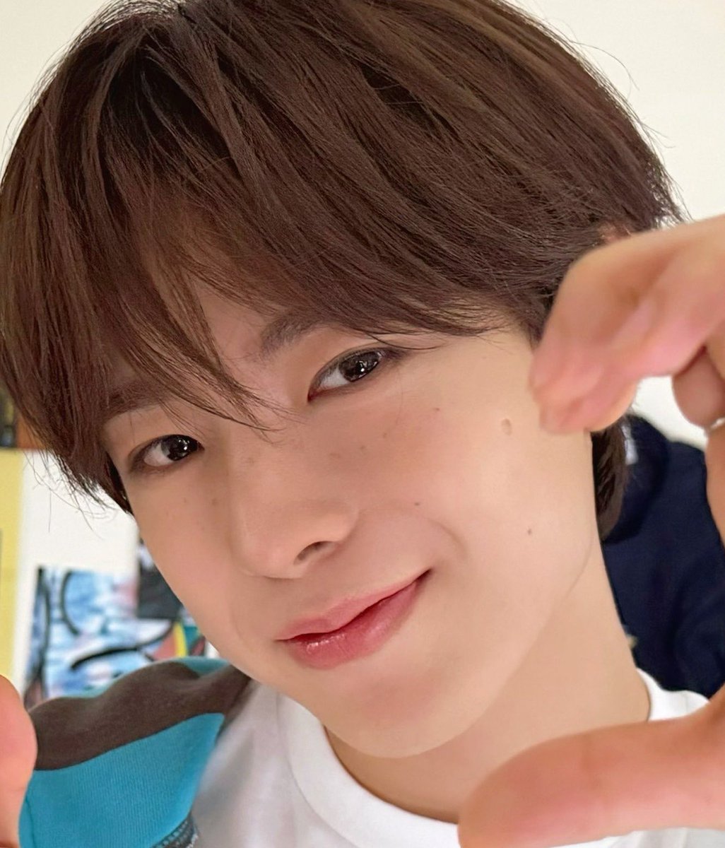 threeeku's tweet photo. 지금 우리 애 얼굴에 주근깨가 있는데
혹시 이거 lover boy 버전인가요 https://t.co/Di7ZwkKnEL