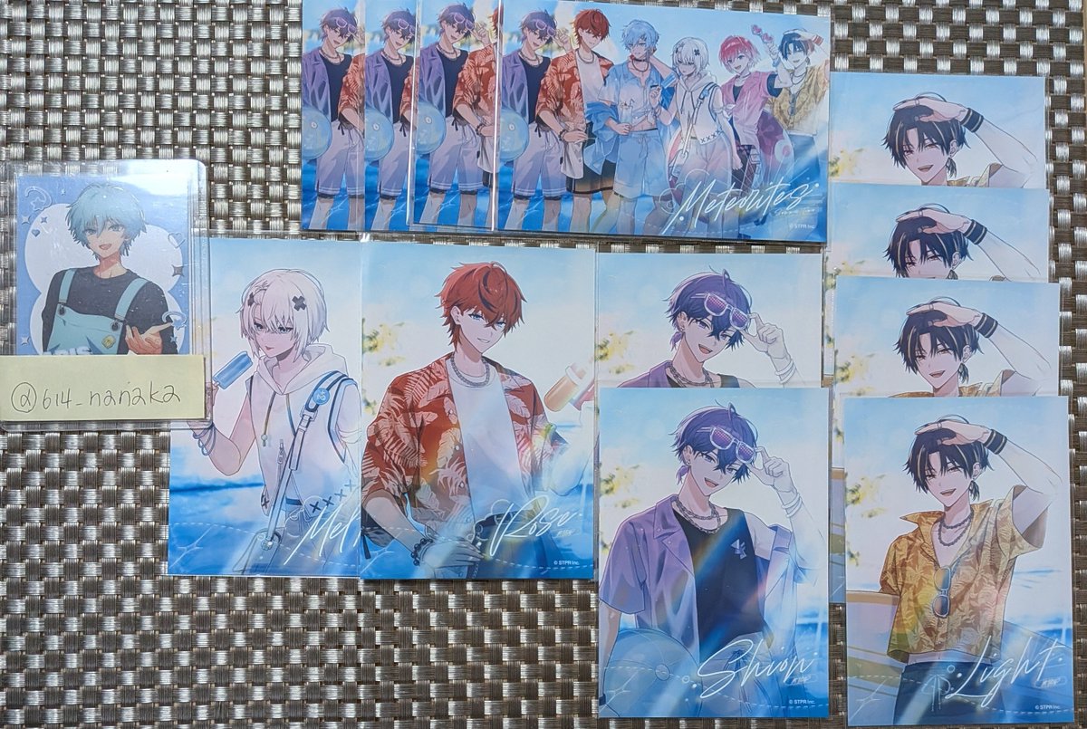 614_nanaka's tweet photo. 求┃🩷🩵 Pay×2
譲┃🖤💜❤️🤍💛

譲渡の場合定価＋送料
纏めての方優先、郵送のみ
追加分です
#めておらグッズ交換 #めておらグッズ譲渡 https://t.co/Mkt2bsDqql