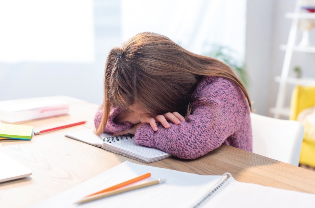 SENMAGAZINE's tweet photo. The compliant child 

When good behaviour hides distress. Sara Donnelly was that child.

https://t.co/Fq889ZFvtl

#Thecompliantchild #goodbehaviour #hidingdistress #quiet #polite #ADHD #Fawning #nervoussystemresponse #survivalstrategy #peoplepleasing #fawningresponse https://t.co/hthdgTgfwC