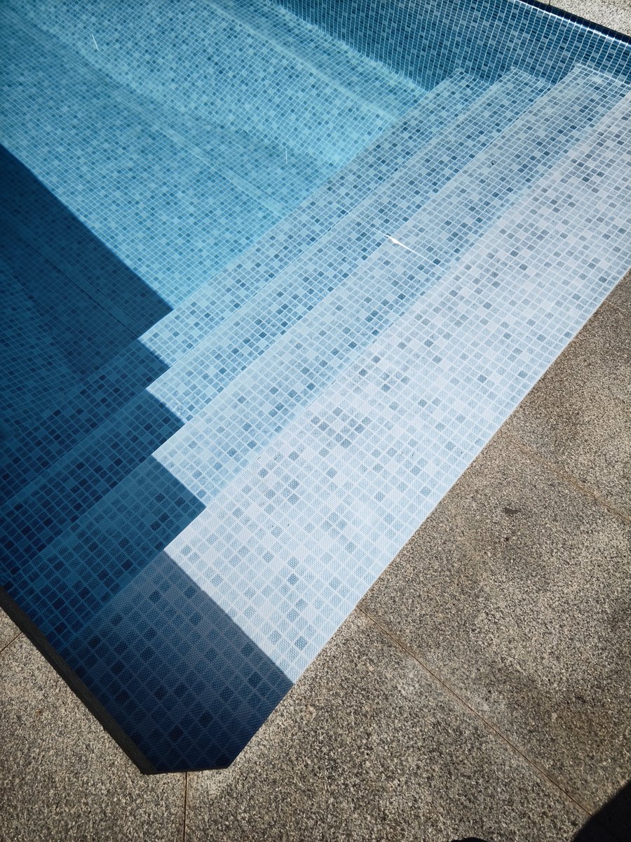 Int_Piscinas's tweet photo. Mi piscina es de sal...
Pues eso se lo quemó el cloro de su "depuradora de sal" https://t.co/69LbcPbS9R