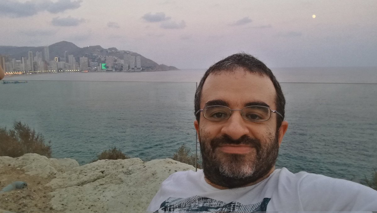 ArthurGongora's tweet photo. RECUERDOS DE MIS PATO AVENTURAS EN LA #PLAYA DE #BENIDORM 😎🌞🏖🌊🫂 NO ESTOY🙈
#fotos pendientes como recuerdo
Ya que es #fbf o #flasbackfriday, hoy, #gayselfie en mirador del castillo, hacia playa de Levante con luna 🎑
Sin mas palabrería buen/aceptable/pasable #Viernes ya https://t.co/UWMlK02o5t