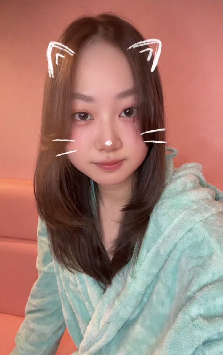 pinmin_k_moa's tweet photo. ギョドンカラーバスローブ着てるよん🩵
@pinmon_minmon https://t.co/bRH2DpwJbU