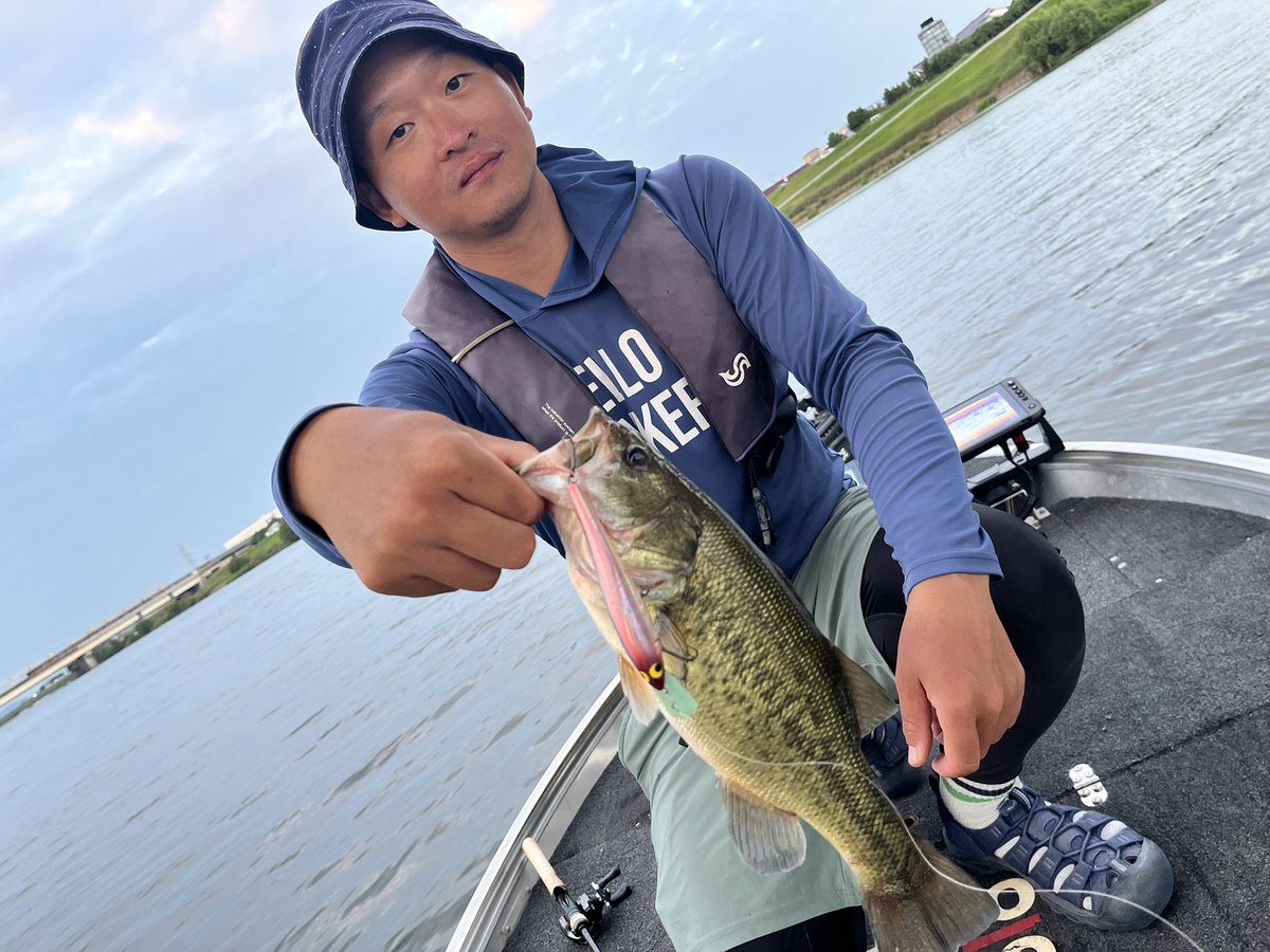 plotz_lure's tweet photo. 最後にまたnew tact105🎣
ピンクバックのこのカラーは、インジェクションならではのクリアカラーで、実績が高いカラーです☺️ https://t.co/Juf5zwls23