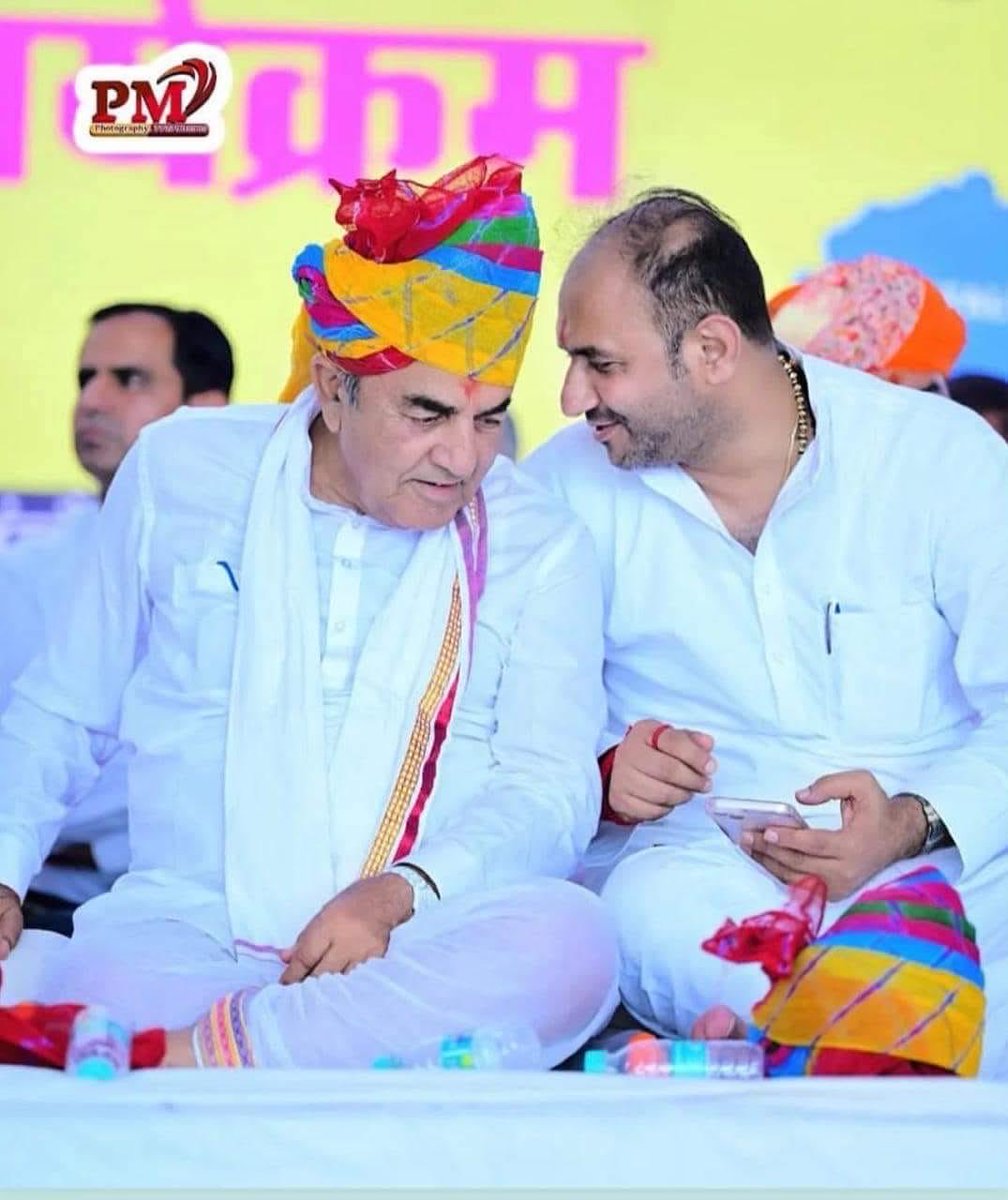 MlaSanchore's tweet photo. रानीवाड़ा विधायक श्री रतन देवासी जी को जन्मदिन की हार्दिक बधाई एवं शुभकामनाएँ।

ईश्वर से आपके उत्तम स्वास्थ्य, सुख-समृद्धि एवं दीर्घायु जीवन की कामना करता हूँ।
@RatanDevasiINC https://t.co/HsAQOWG23d