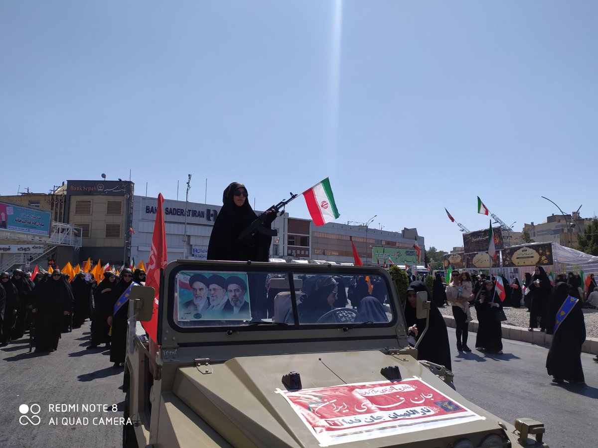 AAskarpoor6666's tweet photo. 🌹🇮🇷 مردم کرمان آماده‌اند تا در کنار یکدیگر، جلوه‌ای از حضور و همبستگی اجتماعی را به نمایش بگذارند. 💚🔥

#جانفدای_ایران 
#جانفدایان_کرمانی https://t.co/R5LK8gY9Q8
