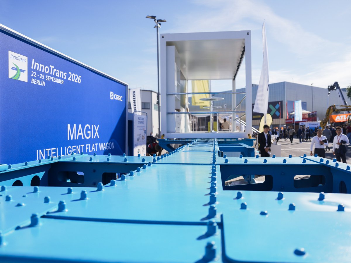 CRRC_global's tweet photo. Get up close with CRRC’s MAGIX Intelligent Flat Wagon.👀
Its modular chassis allows the wagon’s length to be adjusted to accommodate different container sizes and freight scenarios.🚂
Real-time monitoring of axle temperature, vibration, wear and loading conditions helps identify potential issues and supports smarter operations and maintenance.
📍See it at outdoor stand O/171 before InnoTrans2026 wraps up today!
#CRRC #InnoTrans2026 #MAGIX #FreightTransport