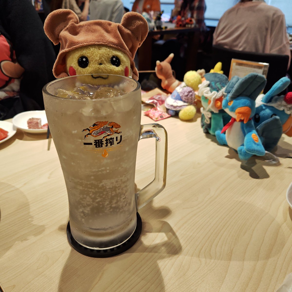 aochuuuuu1's tweet photo. 一次会も二次会も飲んで呑みまくり🍺
ギガジョッキ最高🍺

#yamaほど飲もうぜ202609 https://t.co/yVSeKbCafH