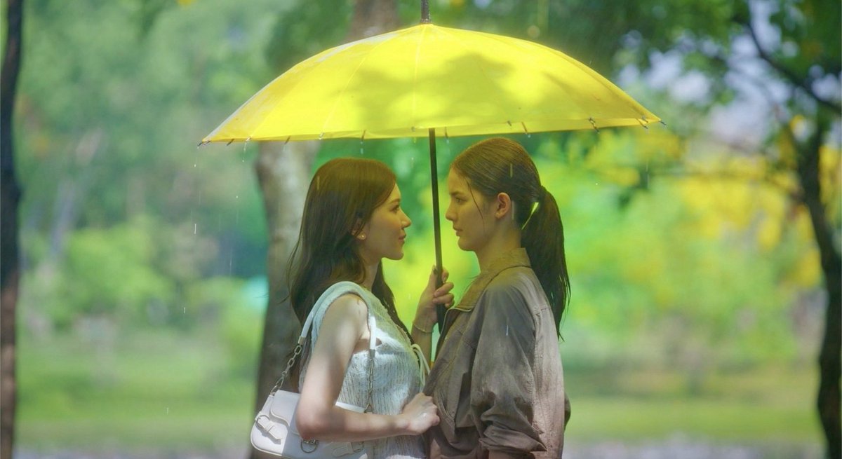 garnfcofficial's tweet photo. สงสารเค้าเนอะ ฝนตกๆยืนเบียดกันในร่มอึดอัดตาย!!!  คนมีคู่ฤดูฝน ว้ายยย

🗓️ ทุกวันเสาร์ เวลา 22.25 น. | ทางข่อง 3
💻 ดูเวอร์ชัน UNCUT ได้ที่ YouTube : North Star Entertainment เวลา 23.30 
ที่เดียวเท่านั้น

#ThirdPersonTheSeries
#nhuugarnns 
#mimiebhapat
#GarnMie https://t.co/f9ewnHpbNd