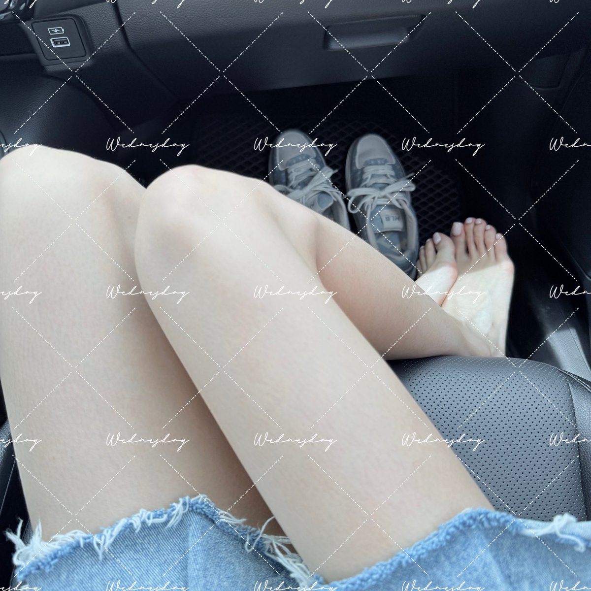 WednesdayQ230's tweet photo. 車上戀足④ https://t.co/v0qzUQjs84