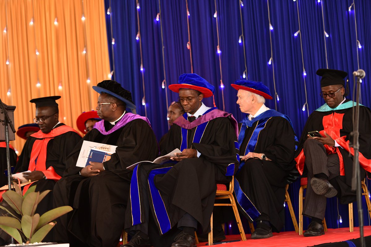 StrathU tweet picture