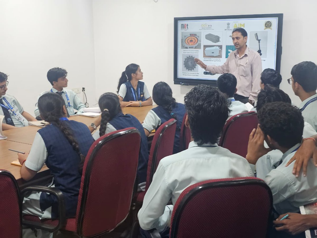 AcicMiet's tweet photo. On 25/09/26, ACIC MIET Meerut Foundation conducted an awareness session for Satyakaam International School, Meerut inspiring students to explore innovation, entrepreneurship, creativity &amp; problem solving through ACIC’s support ecosystem.
 #acicmiet #MIET
@AIMtoInnovate @NITIAayog https://t.co/t335LbpO3T