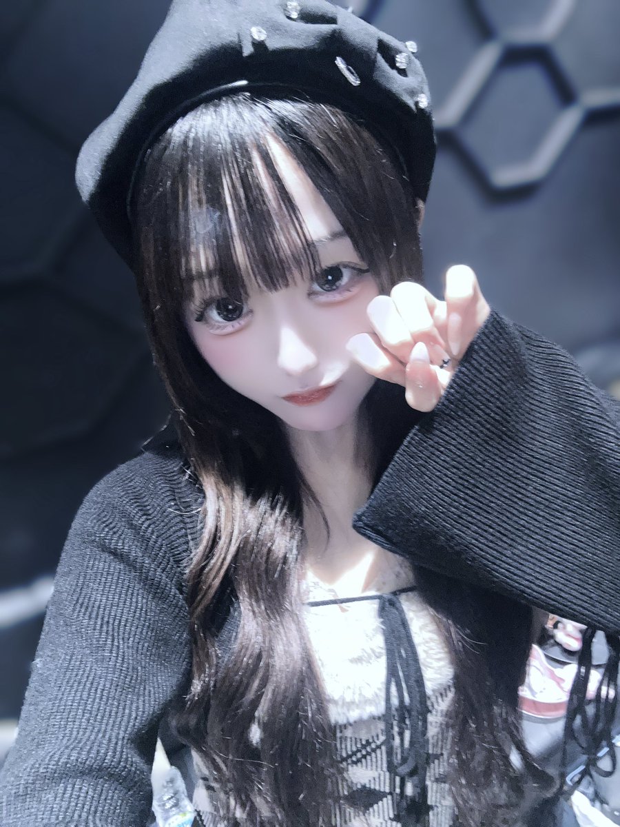 risa__chuu's tweet photo. ねえ、もっと私のこと好きになって？ https://t.co/HzngZdgUny
