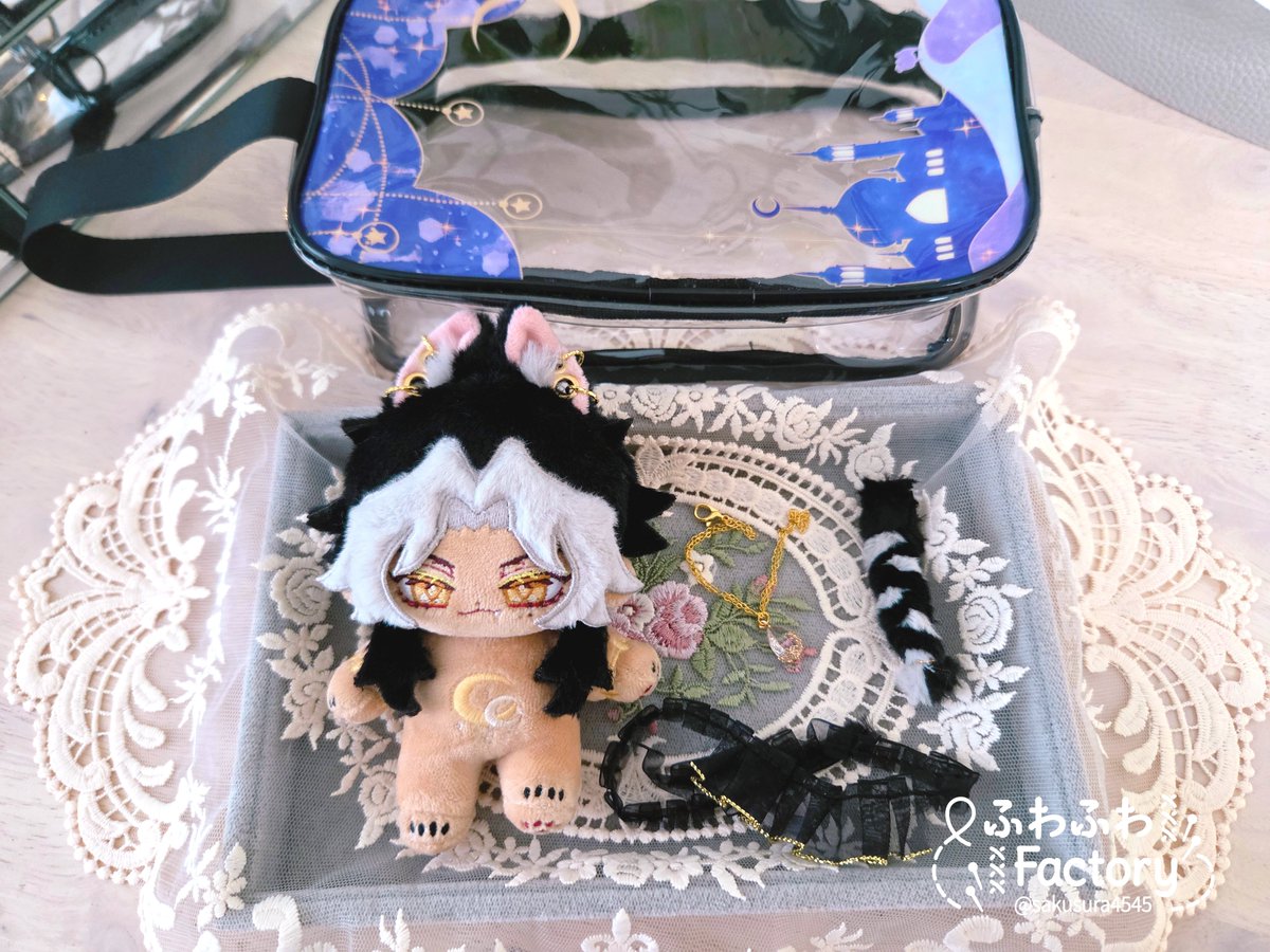 sakusura4545's tweet photo. カマルは骨入り、三つ編み磁石式、マルカンピアス、ボディチェーン、口布兼目隠し、ぬいポーチがぜ〜んぶ付いてくる特典もりもりのぬい🧸 https://t.co/w43go5MO7a