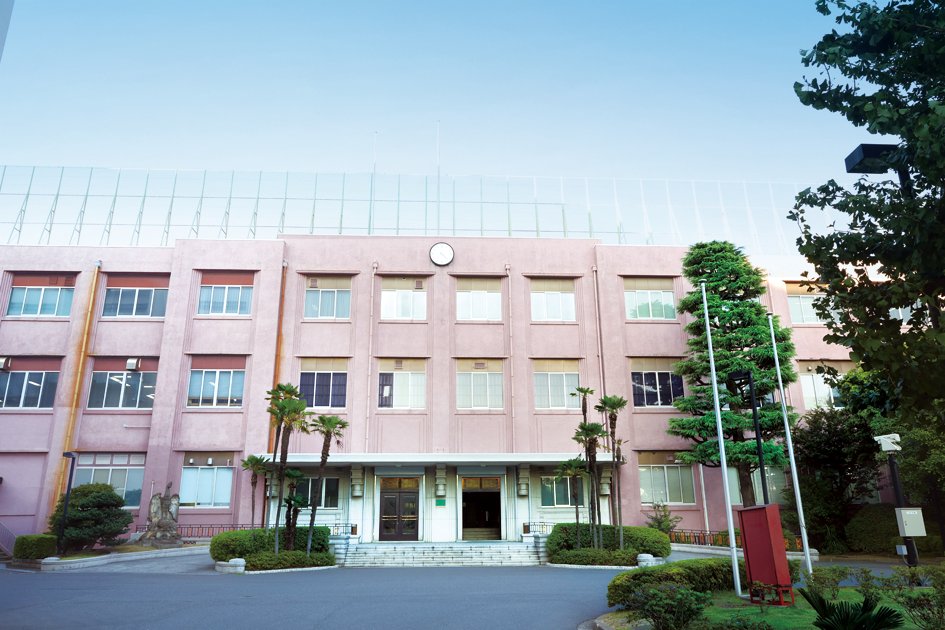 NPB_IAA's tweet photo. 【印刷局東京工場を特別に開放します！】
10/3（土）に国立印刷局東京工場で一般開放イベントを実施します！お札の偽造防止技術の紹介や、手すき技術の体験などもできるので、ぜひこの機会にご来場ください！
また、東京工場では事前申し込み制の工場見学も実施しております！
https://t.co/hWFDevJyJR https://t.co/ANs08Y7wMB