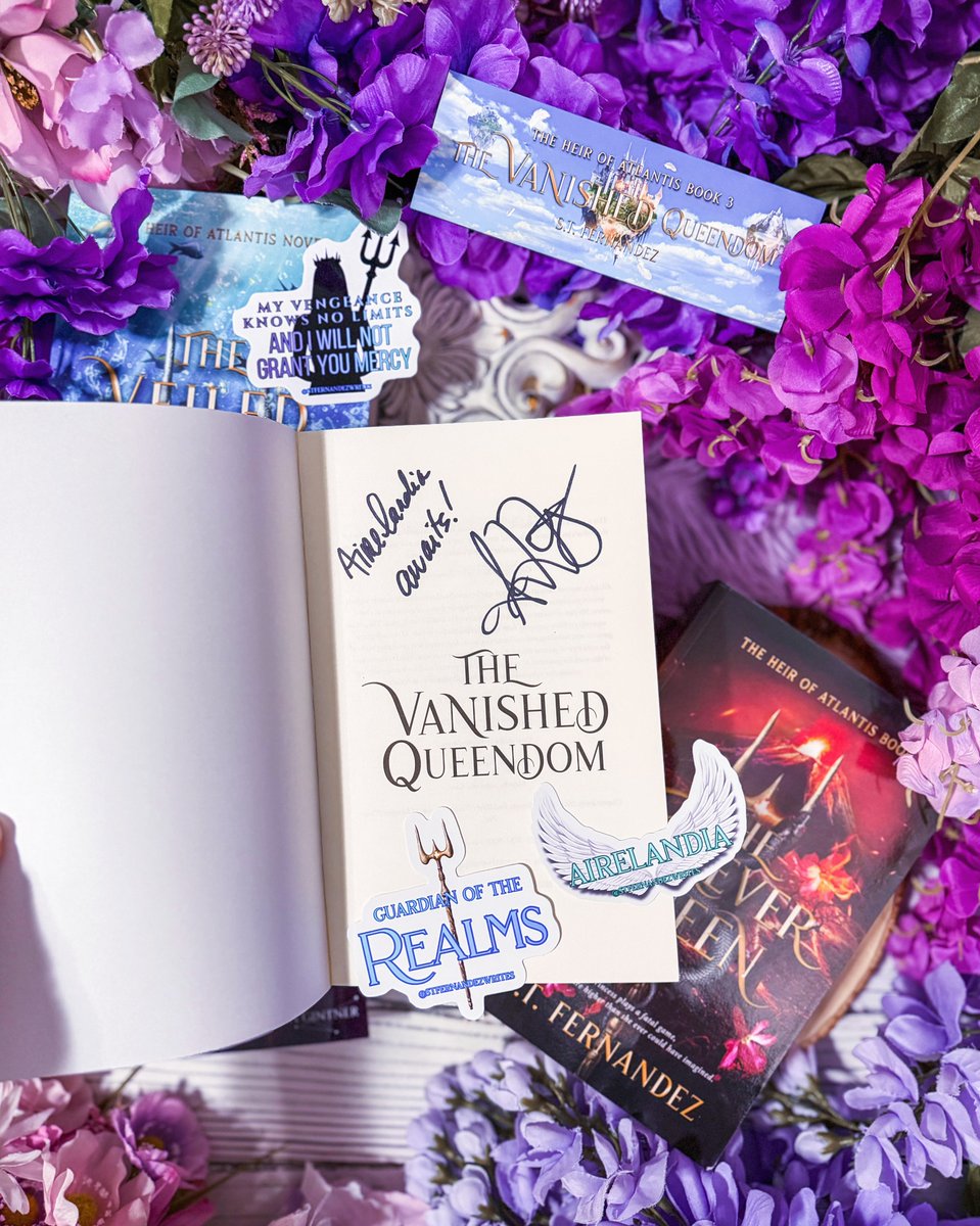AliaButtelpmxb's tweet photo. International giveaway! Which elemental power would you choose? I’d pick water, though air powers and wings sound fun. This third installment delivered romance, found family, new lands, and nonstop action. Enter for a chance to win a paperback! https://t.co/s1rPwN6ZVv