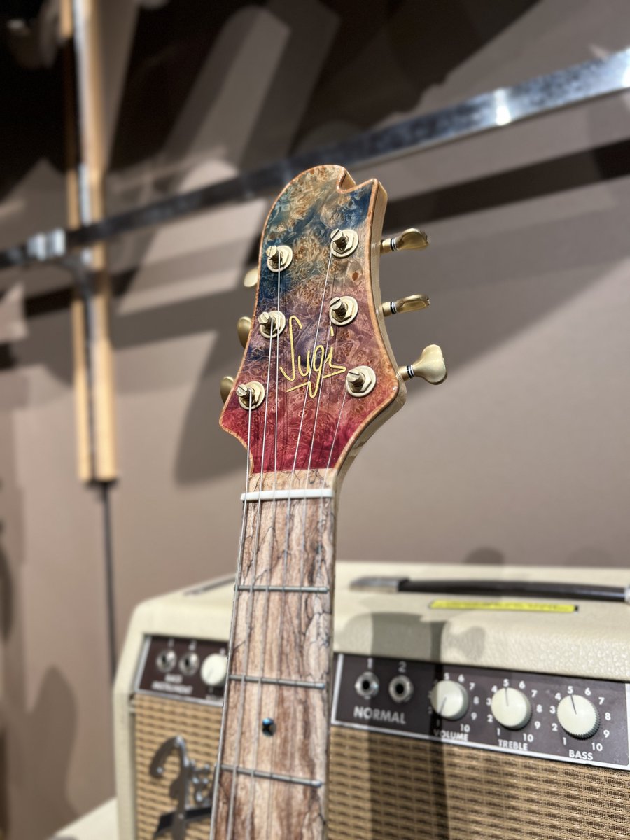 1484shibuya's tweet photo. 【エレキフロア】

Sugi / DS496RISPL BM-EX/HM/MAHO-2P 
40th Hyacinth 2023が中古で入荷！

奥行きのある幻想的なグラデーションを
閉じ込めた、特別な一本。

https://t.co/cW5As0taZC
＃イシバシ中古通信　＃Sugi https://t.co/jMhR7BsXdg