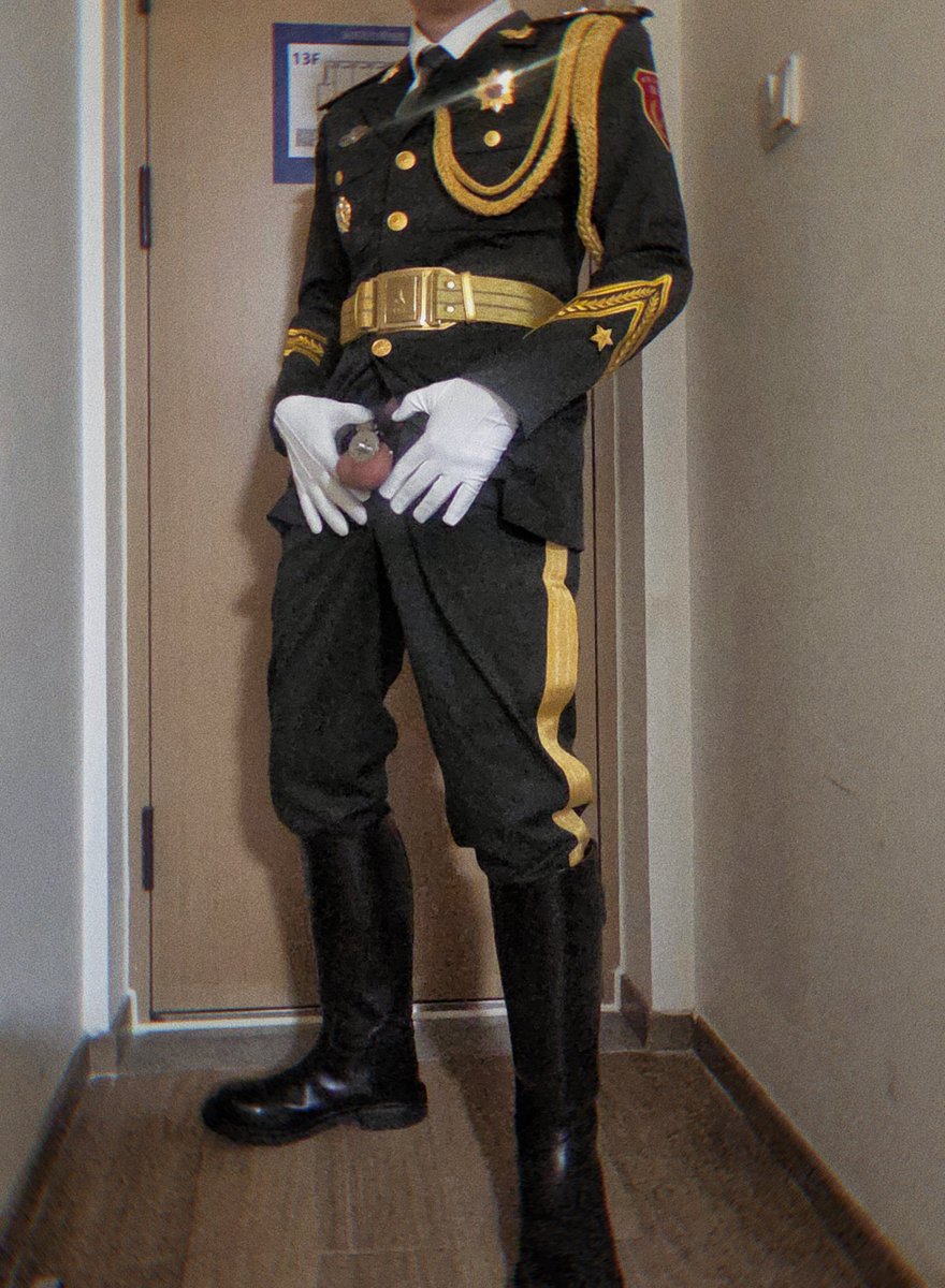 thisisAlexyeah's tweet photo. 最近很心动🥵 #马靴 #马靴男 #反差 #锁狗 #制服 #gooner #锁奴 #fetish #bootsfetish #leatherfetish https://t.co/75XezNezf2