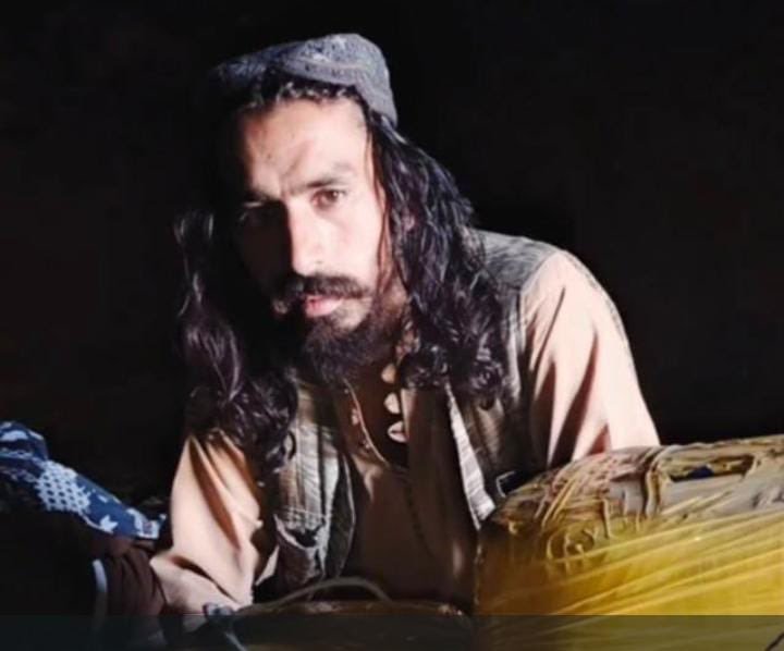 Urgent Alert: Suspected Suicide Bomber Sighted in Peshawar - Authorities Urged to Act!