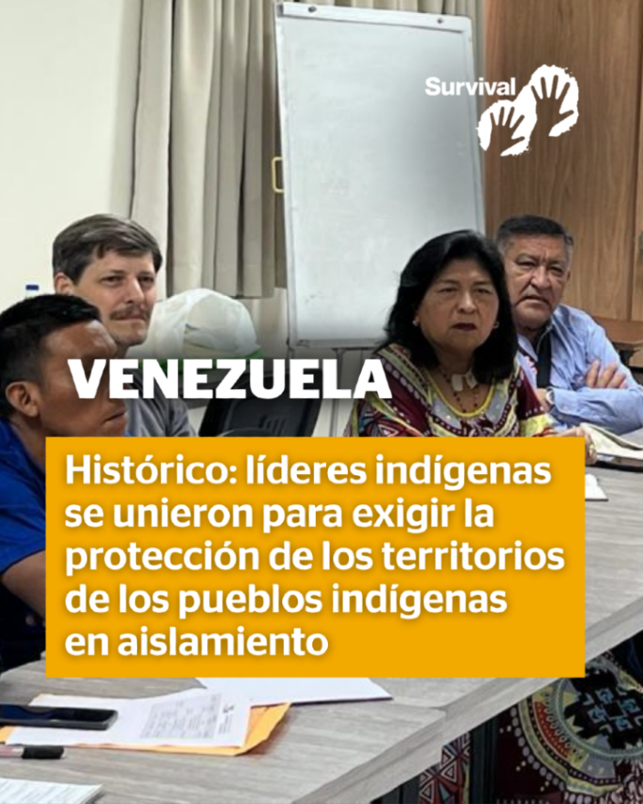 survivalesp's tweet photo. Líderes y organizaciones indígenas de Venezuela se reunieron para discutir un plan nacional para el reconocimiento de la presencia de pueblos indígenas en aislamiento en el país y la protección de sus selvas. https://t.co/QqcPRE8Dcc
